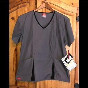 Dickies 2 piece scrub set NWT 🚑😷🏥🩺